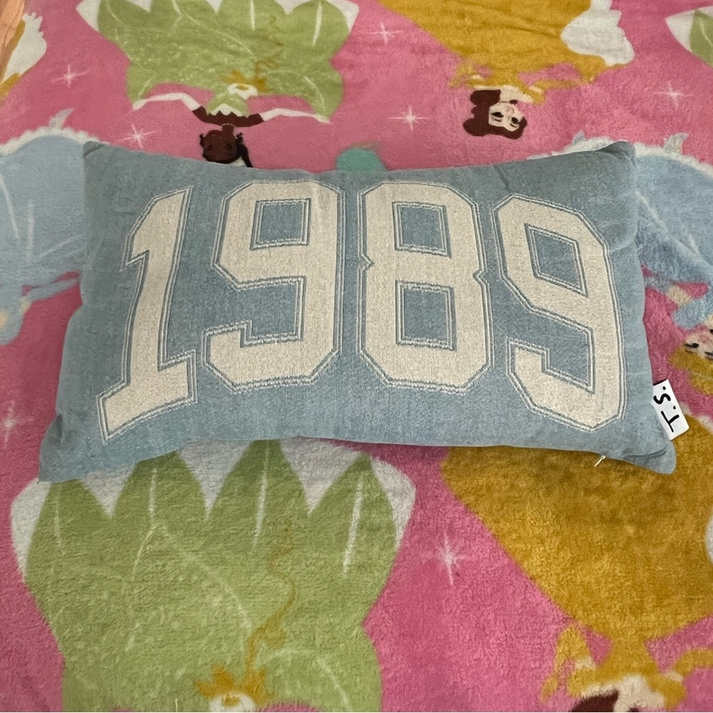 Taylor Swift 1989 Throw Pillow